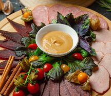 Мясная тарелка