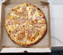 Пицца с ветчиной и сыром