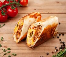 Чимичанга с курицей, кукурузой и перцем чили