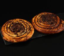 Улитка с карамелью и орехом пекан