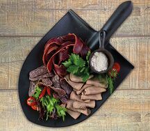 Мясное ассорти с хреном