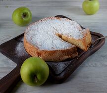 Шарлотка яблочная
