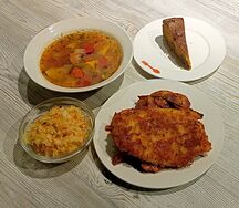 Комбо 2 Салат Витаминный и Шурпа, и Курица в сырной корочке, и Картофельные дольки, и Морковный пирог (кусочек)