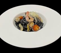 Черная паста с морепродуктами