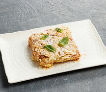 Наполеон с малиной и мятой