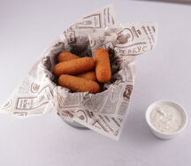 Детские сырно-картофельные крокеты с соусом тартар