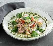 Салат с тунцом и печеным картофелем