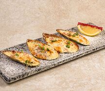 Мидии под соусом мисо-кимчи