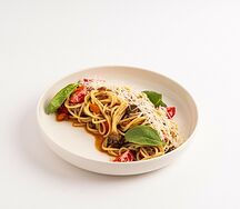 Паста в стиле Болоньезе с печёным баклажаном и сладким перцем