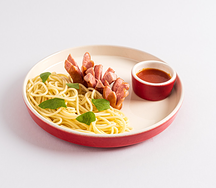 Жареные сосиски со спагетти