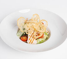 Салат Цезарь с куриной грудкой