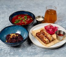 Обед из салата, супа, горячего и напитка на выбор