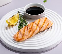 Стейк из сёмги на гриле