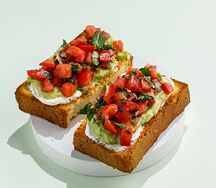 Бриошь с томатами и Гуакамоле