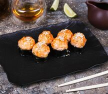 Запеченный ролл с лососем