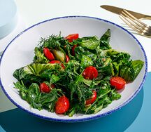 Жареная зелень с томатами