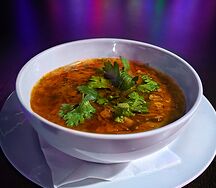 Борщ с чесночными гренками