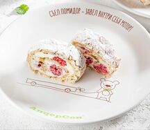 Фисташковый рулет со свежей малиной