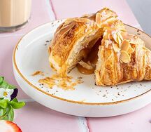 Круассан с соленой карамелью