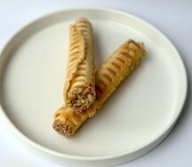 Вафельная трубочка со сгущенкой