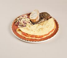 Омлет с сыром и томатами