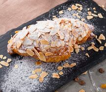Миндальный круассан