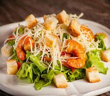 Салат Цезарь с курицей
