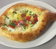 Аджарский хачапури с овощами