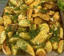 Картошка по-деревенски с чесноком и зеленью