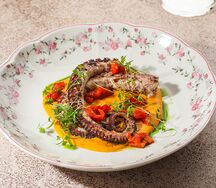 Осьминог с кремом из корнеплодов