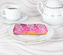 Эклер Черничный