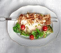 Тунец на гриле с брокколи и ореховым унаги