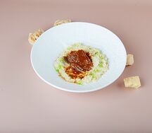 Телячья щека с пастой орзо