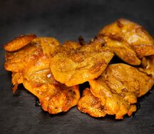 Шашлык из филе бедра с соусом и луком
