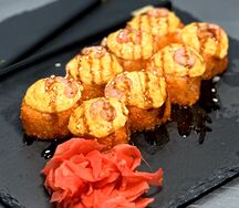 Запеченные угорь и креветка