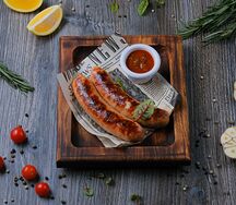 Баварские колбаски с тушеной капустой