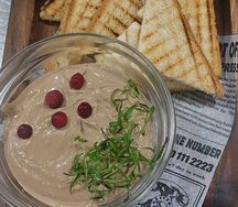 Паштет из куриной печени с тостами