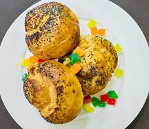 Булочка с маком