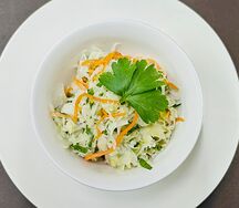 Салат из квашеной капусты