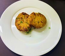 Биточки куриные с сыром и томатами