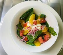 Салат со шпинатом