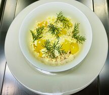 Салат из курицы с ананасами