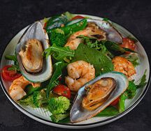 Салат с морепродуктами