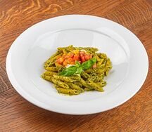 Пенне с фисташковым песто и сыром страчателла