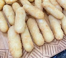Сырные палочки с соусом