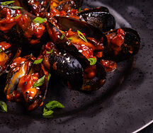 Мидии по-тайски в остром соусе