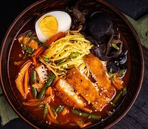 Суп рамен с курицей (острый)