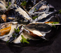 Мидии по-тайски в сливочном соусе