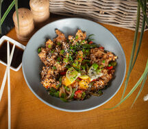 Свинина в кисло-сладком соусе с ананасом