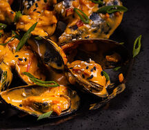 Мидии по-тайски в соусе Том Ям